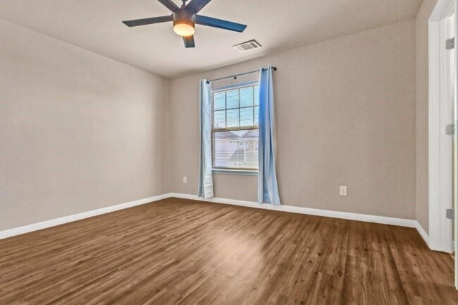Building Photo - 4611 Graceful Ln