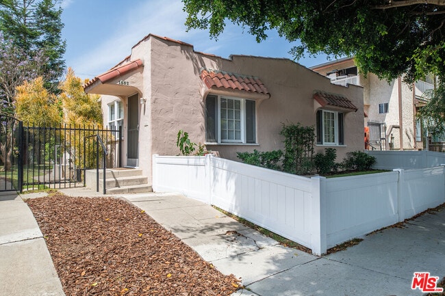 Primary Photo - 1852 9th St