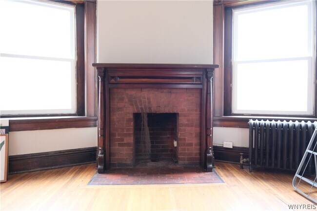 Building Photo - 88 W Utica St