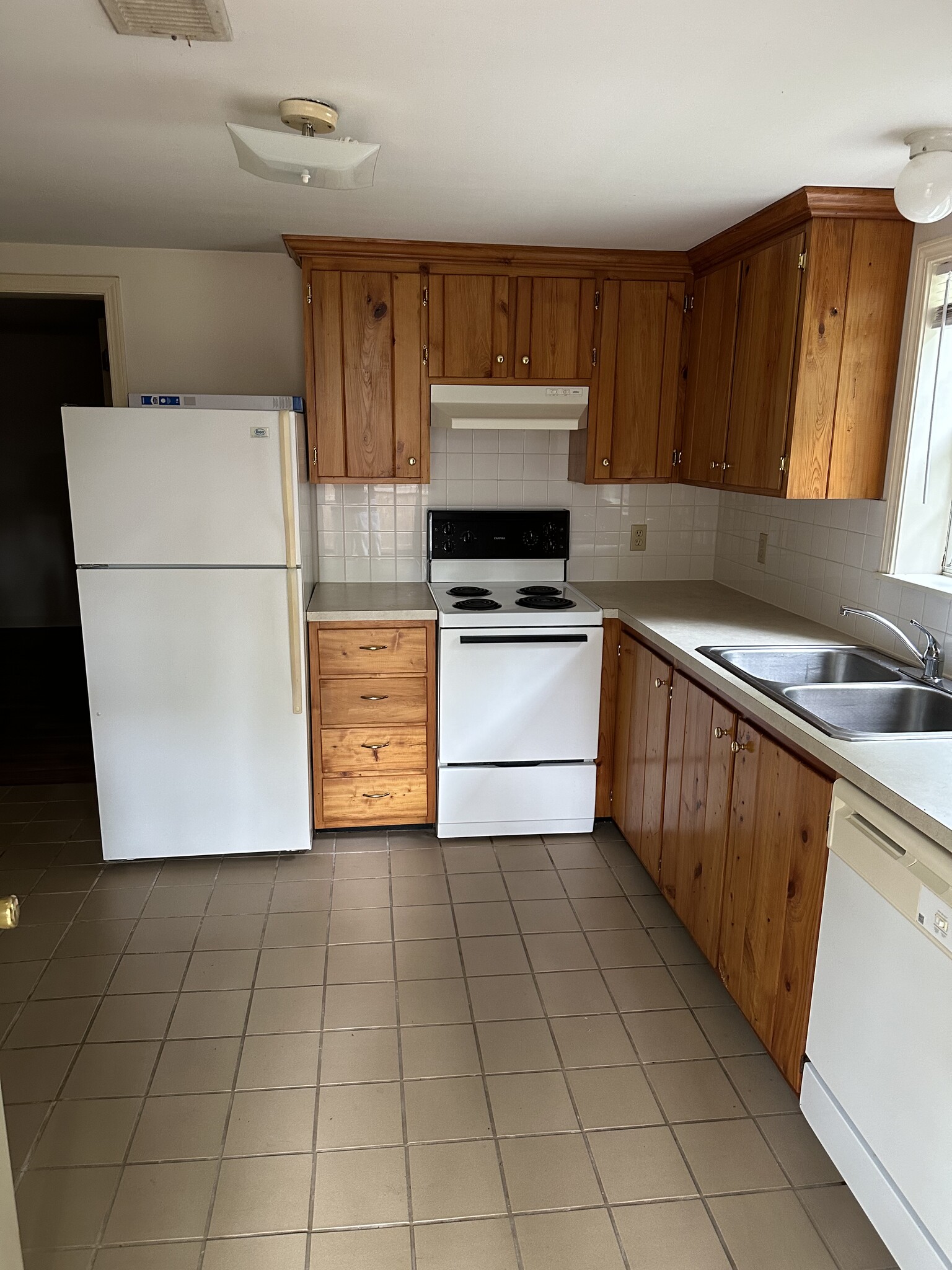 Kitchen - 2414 Vance Ave