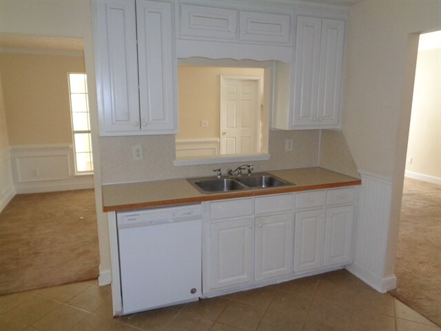 Building Photo - 1365 Morrow Dr