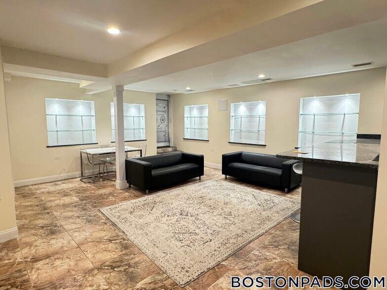 Building Photo - 25 St Marys Ct