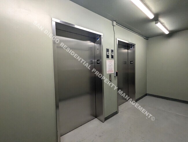 Building Photo - Updated Studio with Parking and Washer/Dryer in Prime Little Italy Location