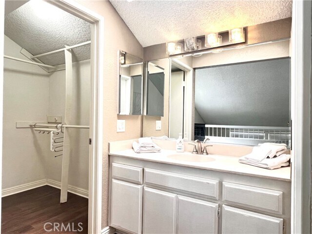 Building Photo - 1650 Clear Springs Dr