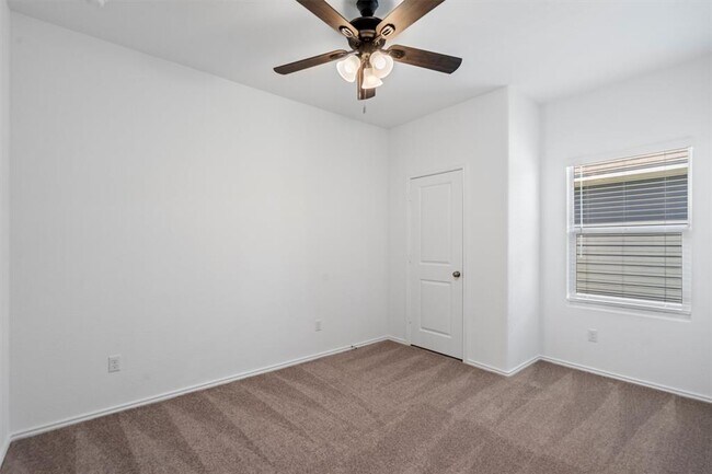 Building Photo - 416 Bullhead Rd