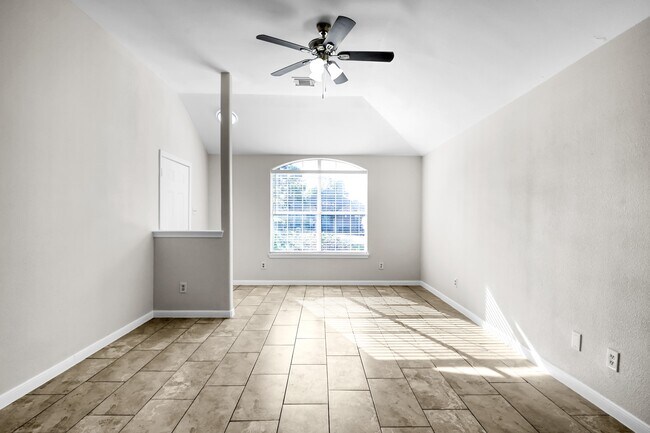 Building Photo - 10486 Twin Circles Dr