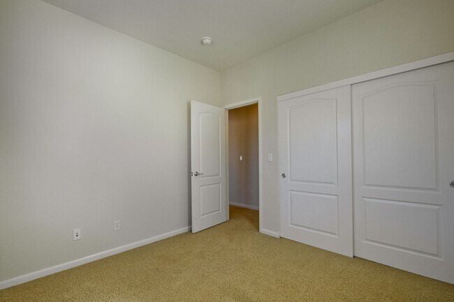Building Photo - Wow! What a Great Home! Available Now!