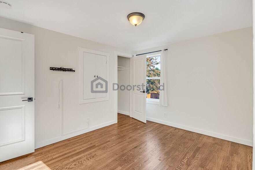 Building Photo - 7348 29th Ave SW