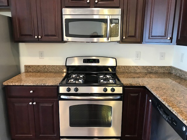 Gas Stove and Oven with Microwave - 1944 Asheville Dr