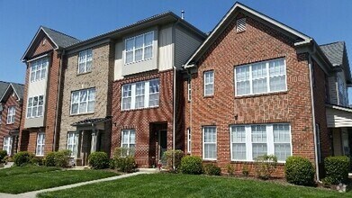 Building Photo - Darling 2br/3.5 townhome in Brier Creek! O...