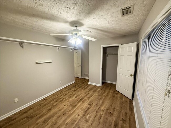 Building Photo - 5555 Grove Place Crossing SW