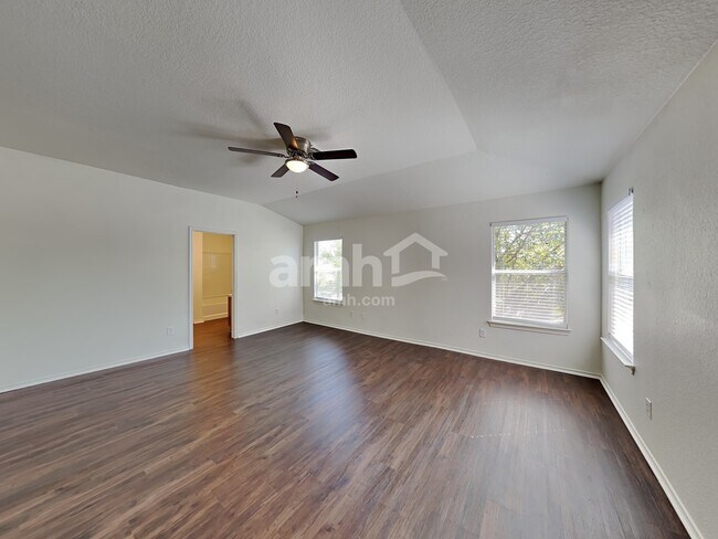 Building Photo - 318 Roswell Cyn