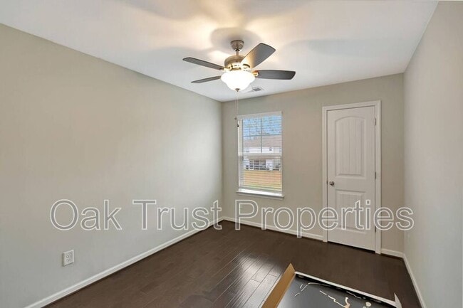 Building Photo - 504 Truman Dr