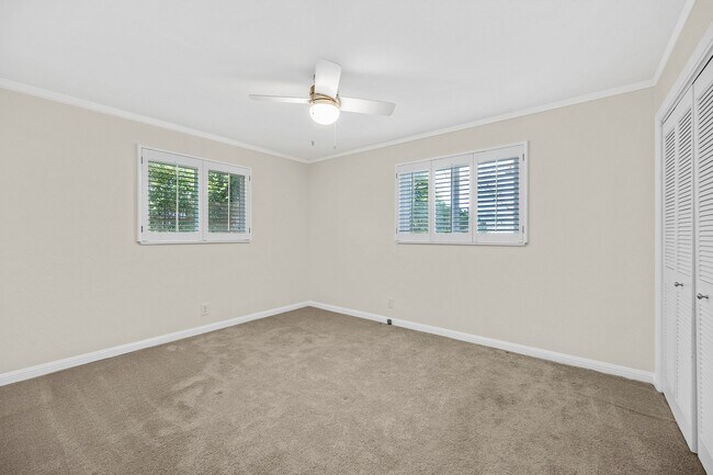 Building Photo - One level home Crockett, magnificent VIEWS