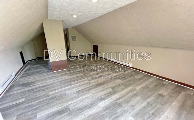 Building Photo - 1666 Glenmont Rd