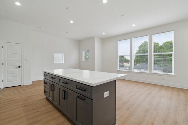 Building Photo - 4629 Balkin St