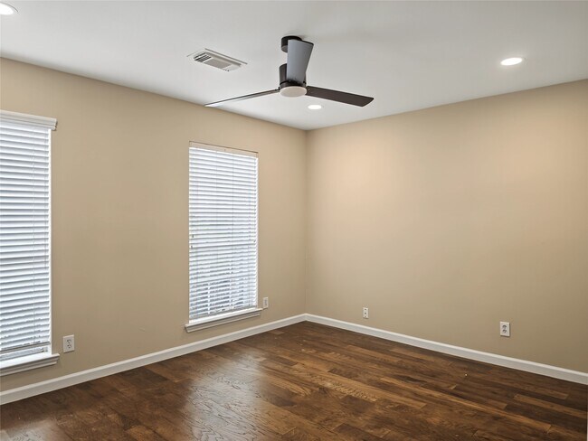 Building Photo - 139 Haversham Dr