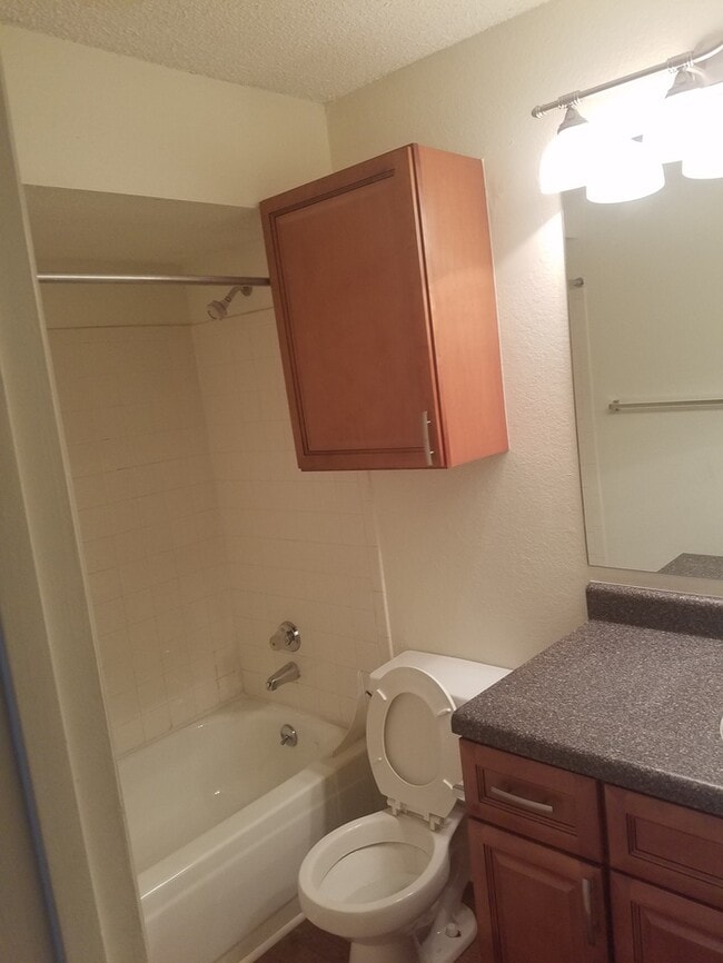 Building Photo - 9408 Willow Ridge Rd