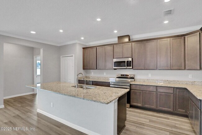 Building Photo - 3209 Crocus Ln