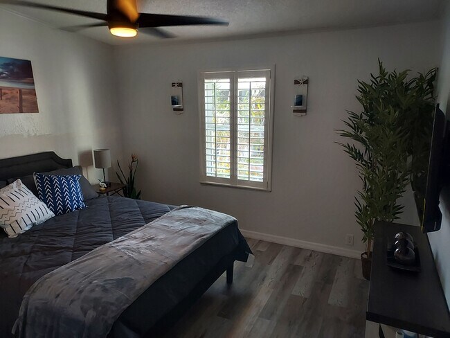 Building Photo - 17500 Primrose Ct