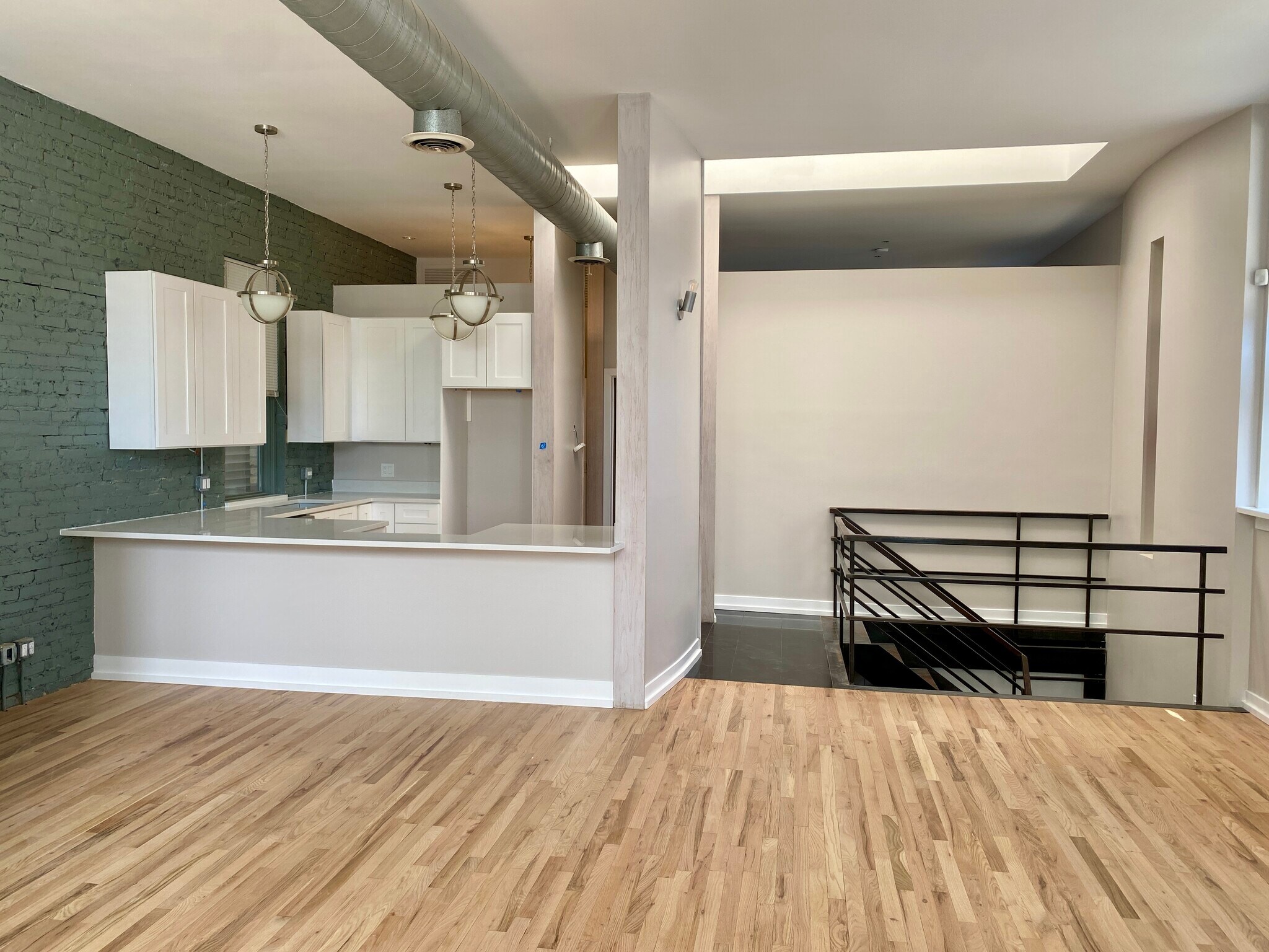 loft like living - 1734 W Cortland St