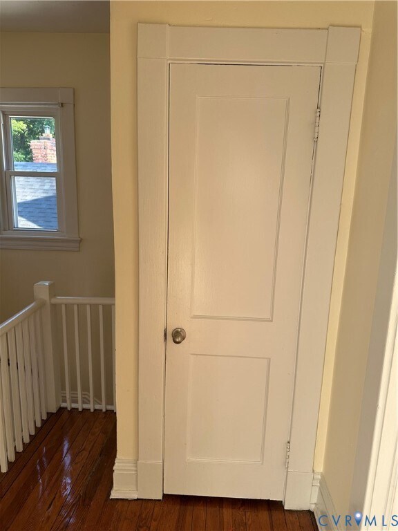 Building Photo - 3 E Blake Ln