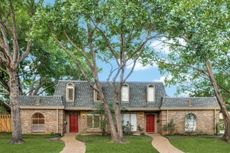 Building Photo - 9810 Crest Meadow Dr
