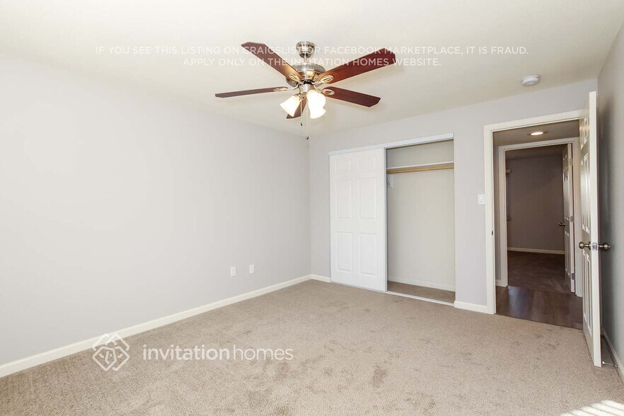 Building Photo - 3922 E Emile Zola Ave