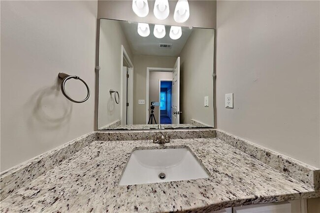 Building Photo - 4020 Hogans Mill Ln