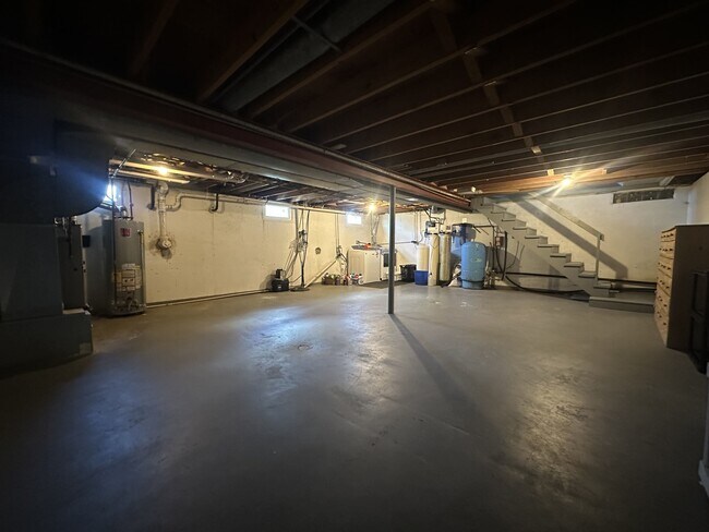 Building Photo - 8 G.K. Ln