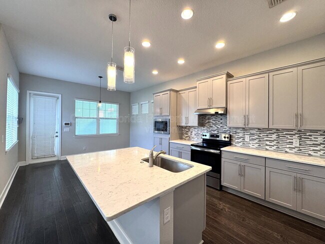 Building Photo - 13808 Chauvin Ave