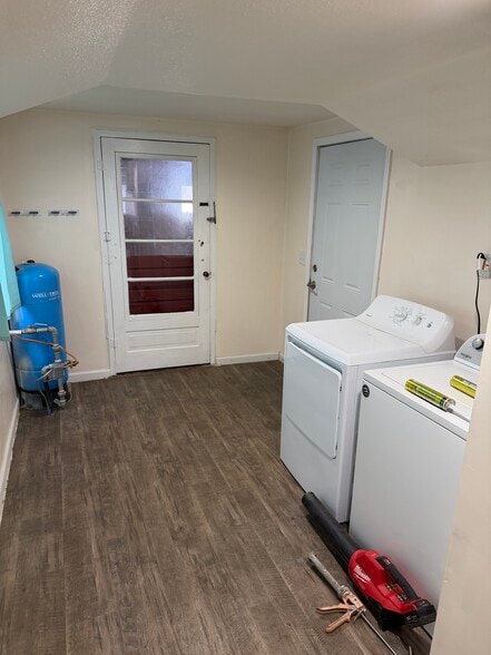 Building Photo - 1134 S Wolf Lake Rd