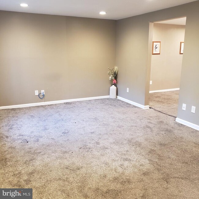 Building Photo - 3 Sagebrush Ct