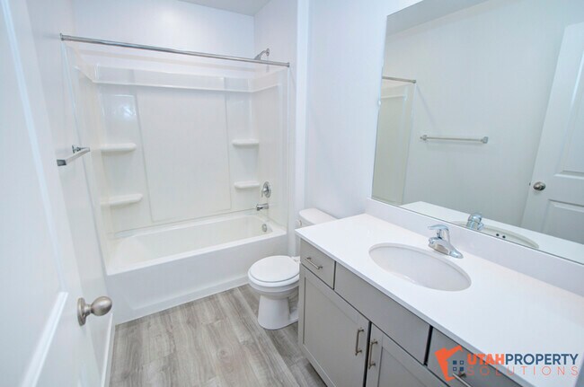 Building Photo - 763 N 3860 W