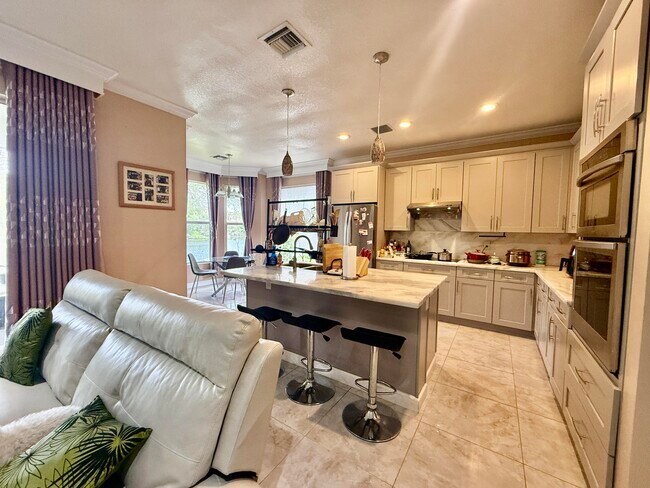 Building Photo - 1763 SW Newport Cir