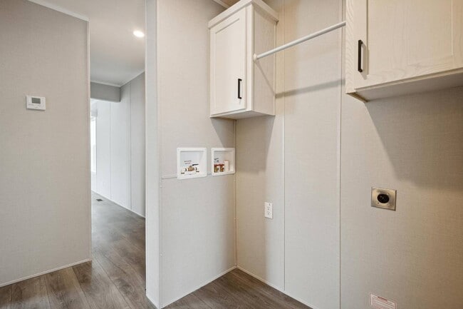 Building Photo - 5 Cozy Dr