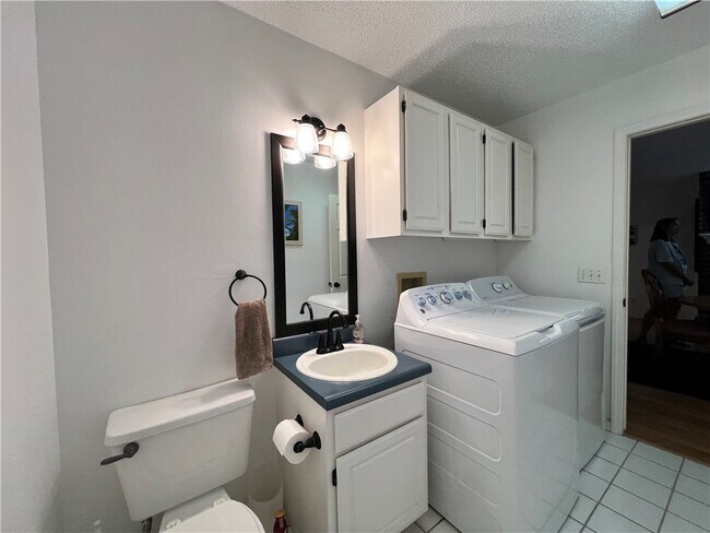 Building Photo - 2009 S 11th St