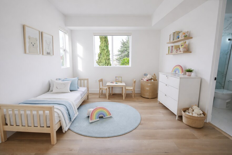 Building Photo - 11241 Morrison St