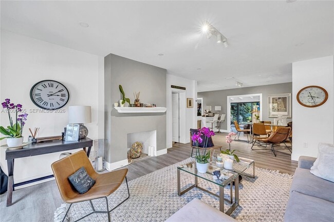 Building Photo - 3030 SW 2nd Ave