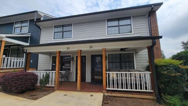Primary Photo - 2 Bed, 1.5 bath Townhome Available in Down...