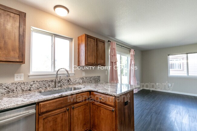 Building Photo - 827 Glenwall Dr