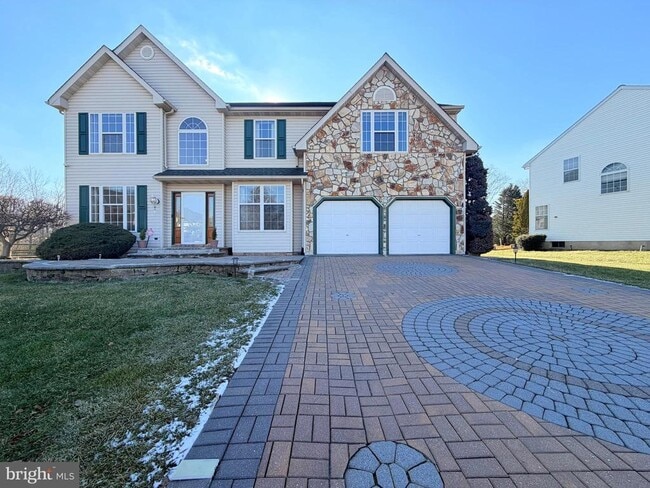 Building Photo - 15 Moonlight Ct