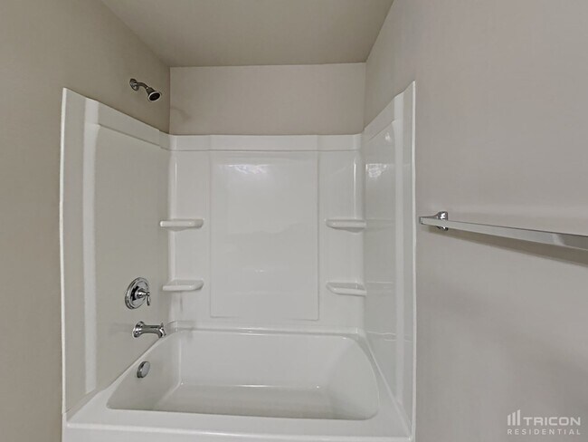 Building Photo - 130 Spring Knoll Dr