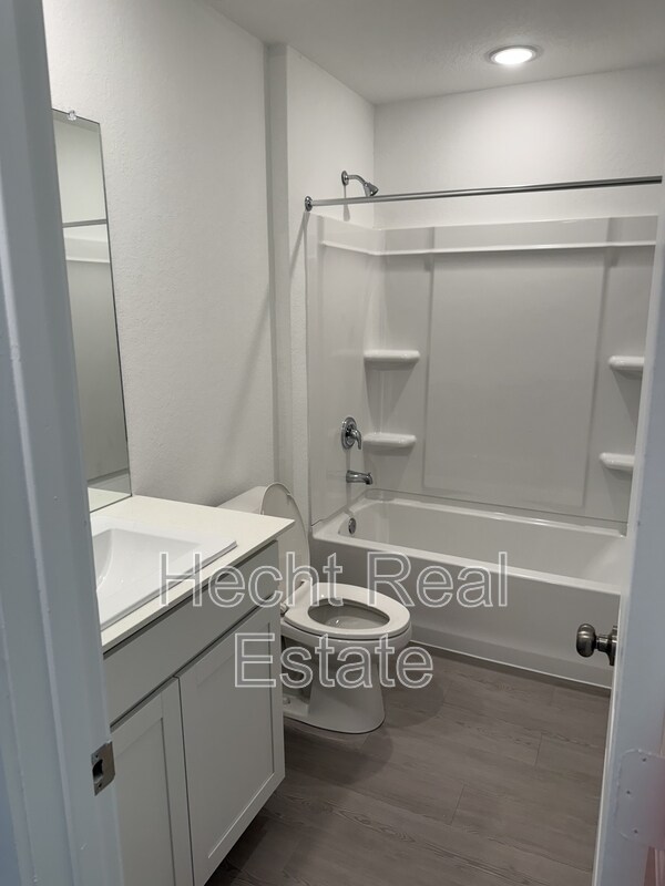 Building Photo - 1526 Tiptop Mdw