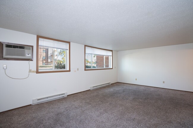 Fargo, ND Pacific Park Apartments | 11B | Living - Pacific Park I