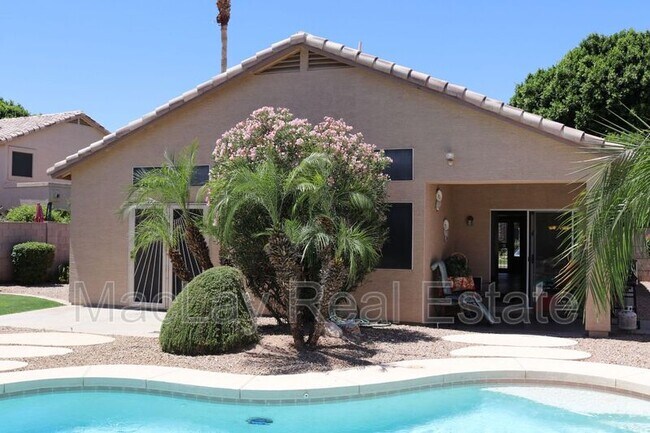 Building Photo - 3641 S Hawthorn Dr