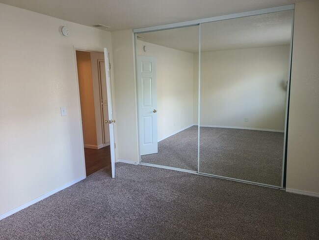 Building Photo - 6616-6618 Summer Rain Way