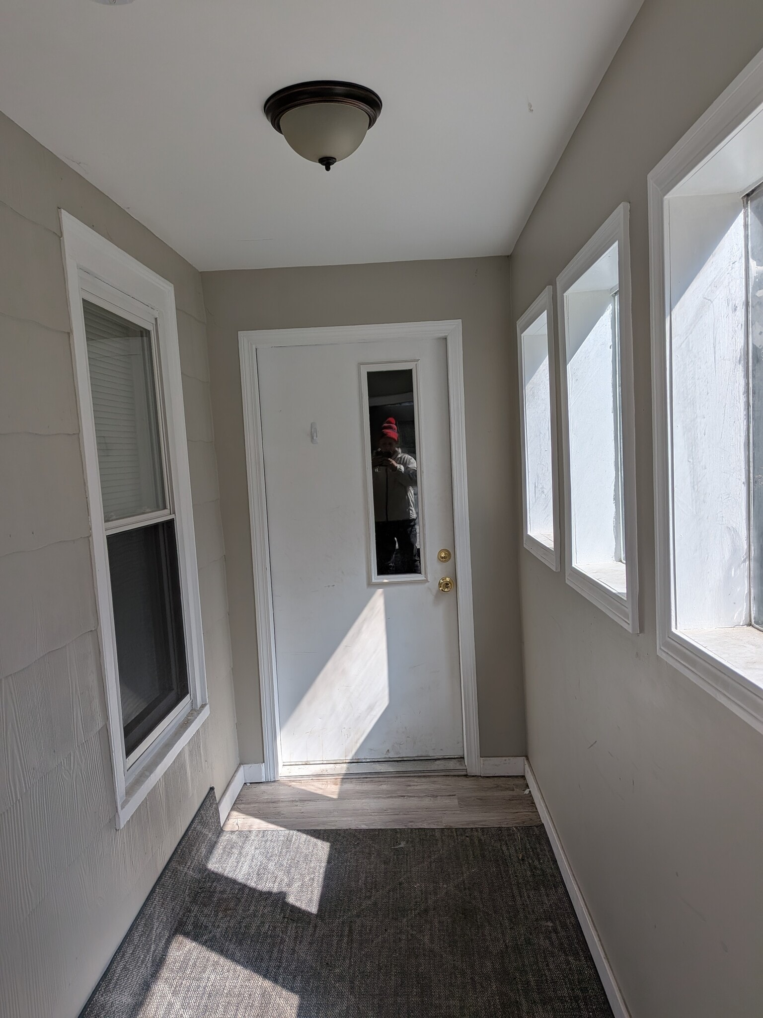 Entry - 27 McKinley Rd