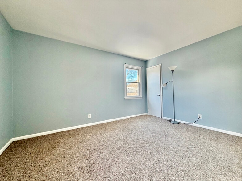 Building Photo - 40 Wall St