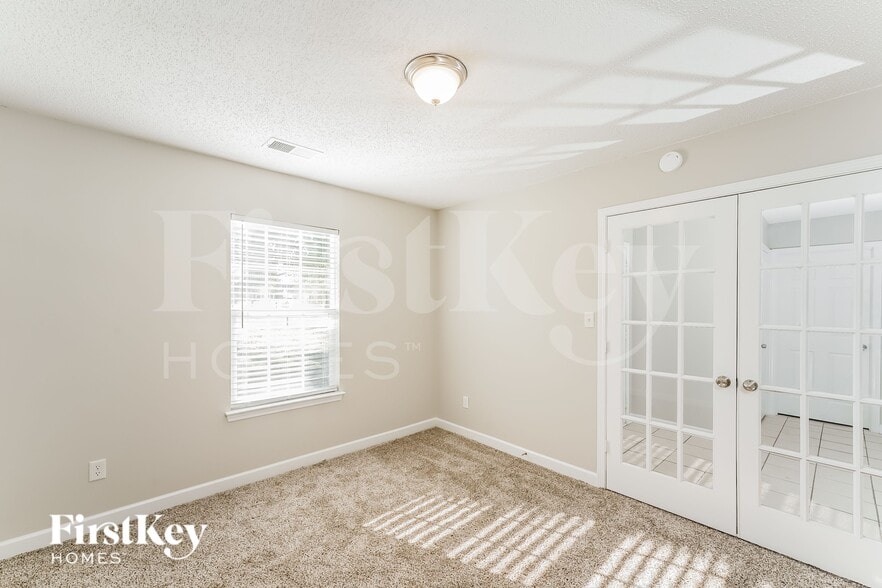 Building Photo - 2415 Damascus Dr